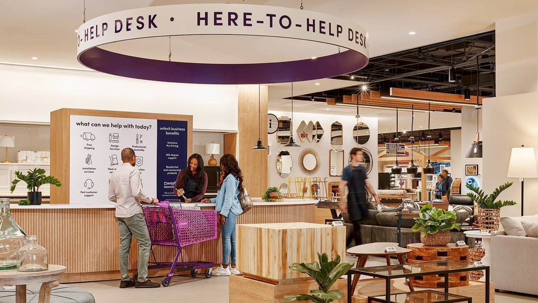 Self servis ödeme kiosk standı kullanan müşteri - Arthink
